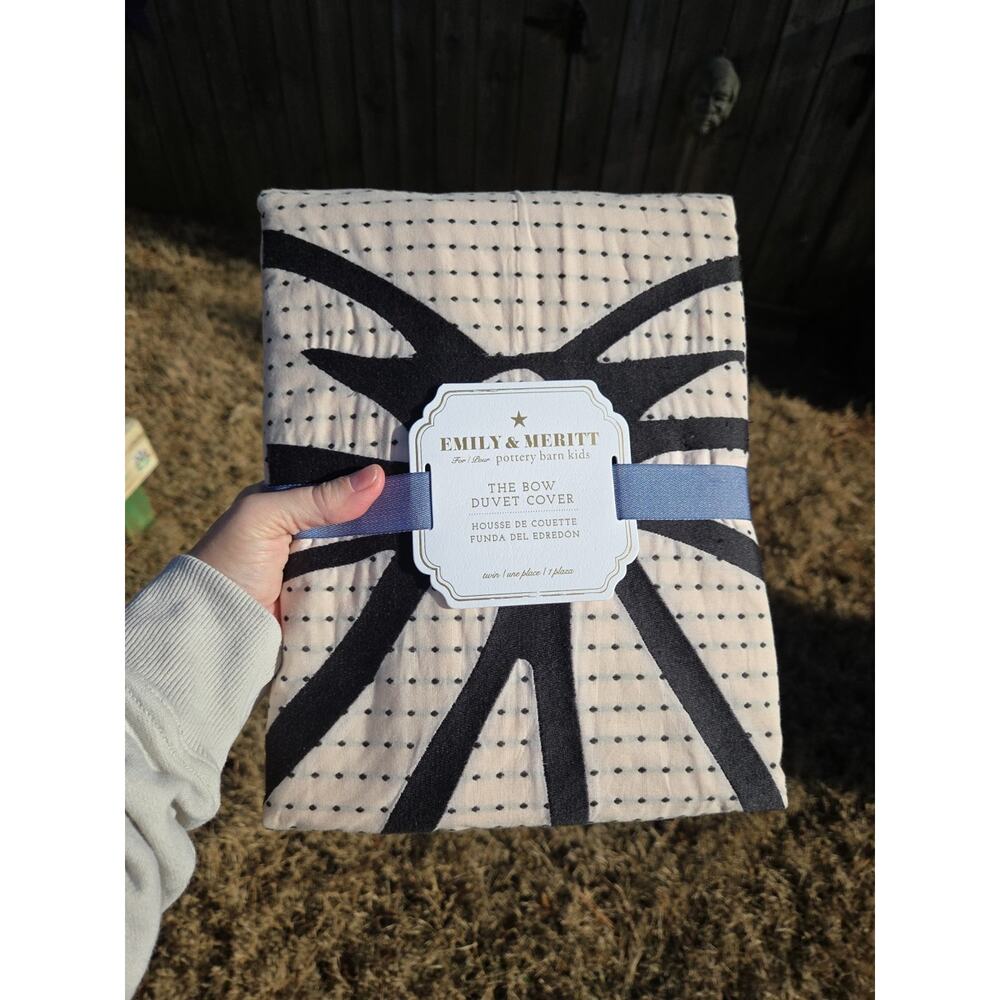 Pottery Barn Kids Emily & Meritt Duvet Twin size Pink w/Black Dots Large Bow